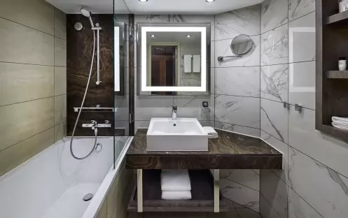 azamara-azamara-journey-continent-suite-bathroom-michael-pisarri