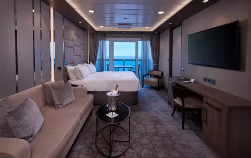 azamara-azamara-journey-spa-suite-bedroom-michael-pisarri_003 azamara-azamara-journey-spa-suite-bedroom-michael-pisarri_003