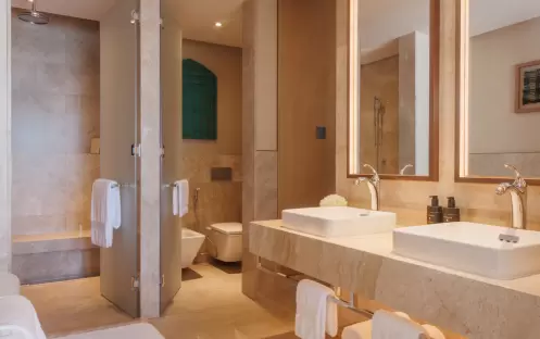 middle-east-holidays-oman-jumeirah-muscat-bay-resort-deluxe-room middle-east-holidays-oman-jumeirah-muscat-bay-resort-deluxe-room