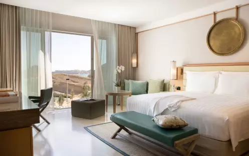 middle-east-holidays-oman-jumeirah-muscat-bay-resort-deluxe-room middle-east-holidays-oman-jumeirah-muscat-bay-resort-deluxe-room
