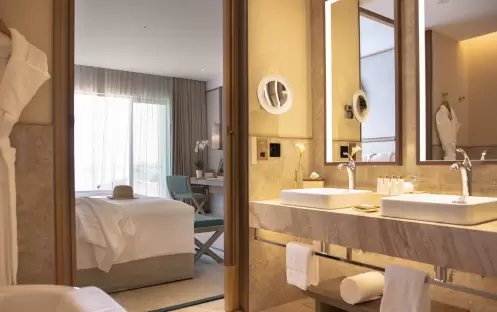 middle-east-holidays-oman-jumeirah-muscat-bay-ocean-balcony-deluxe-room middle-east-holidays-oman-jumeirah-muscat-bay-ocean-balcony-deluxe-room