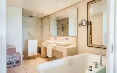 Radisson Blu Azuri premium garden room - bathroom Radisson Blu Azuri premium garden room - bathroom